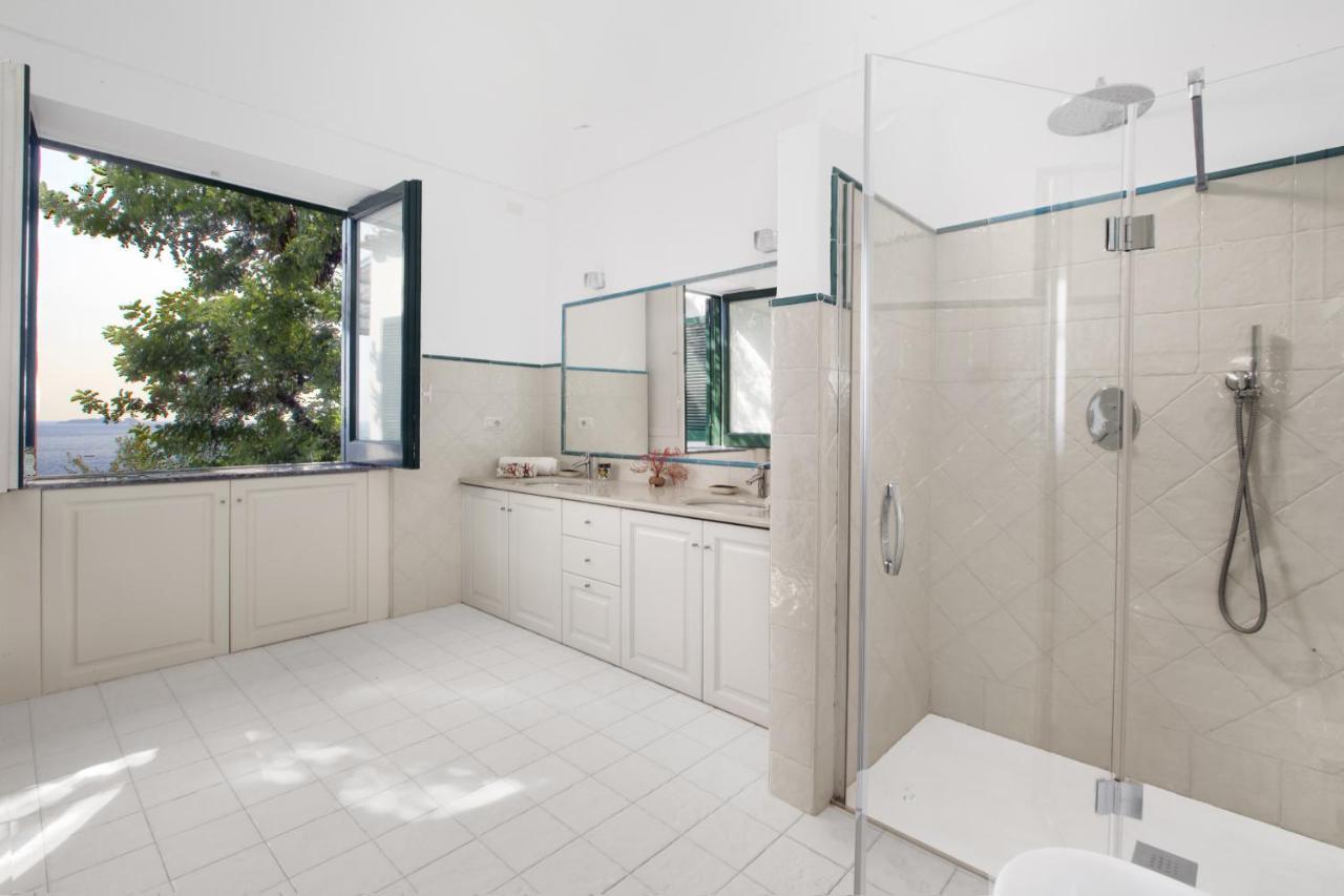 Amore Rentals - Villa Lo Scoglio Positano Exteriér fotografie