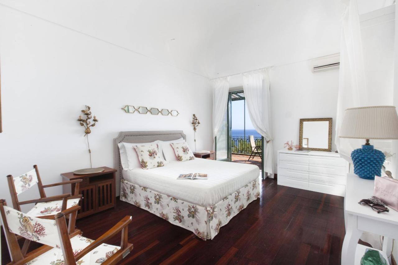 Amore Rentals - Villa Lo Scoglio Positano Exteriér fotografie